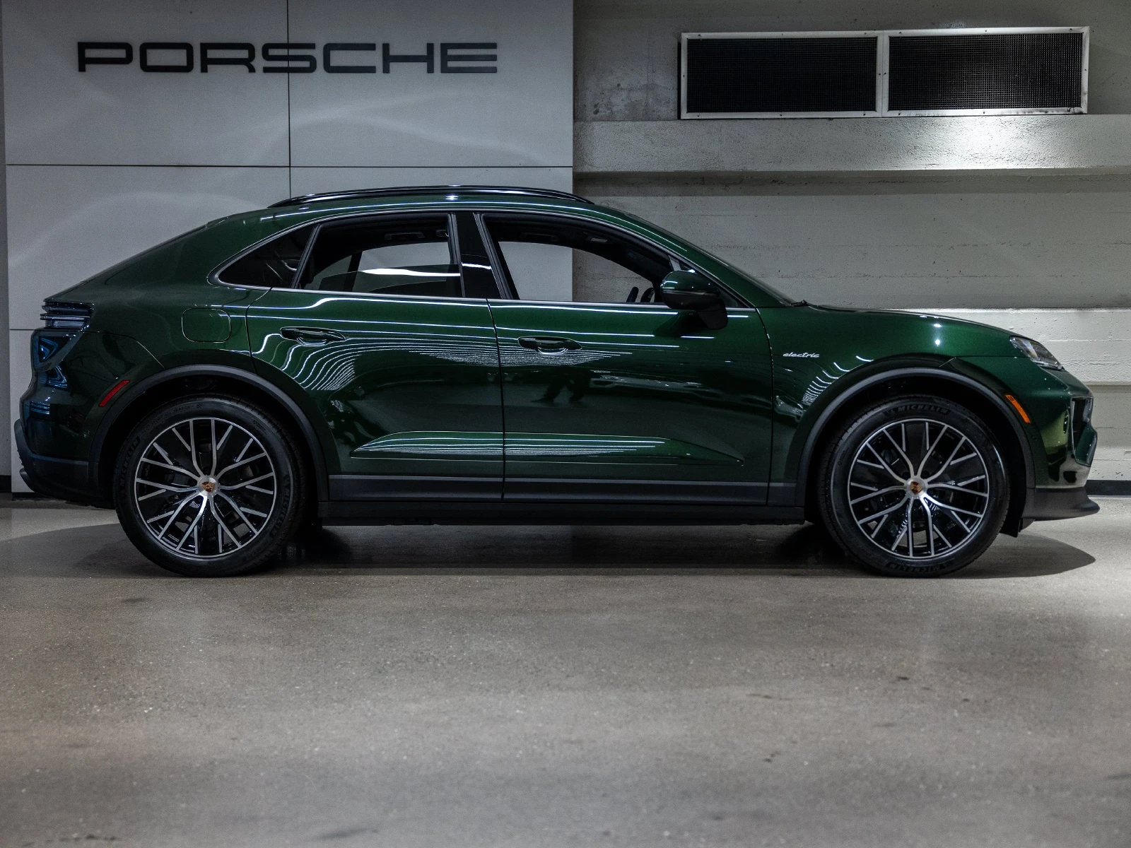 2026 Porsche Macan 4 Electric (XAB), 9/20