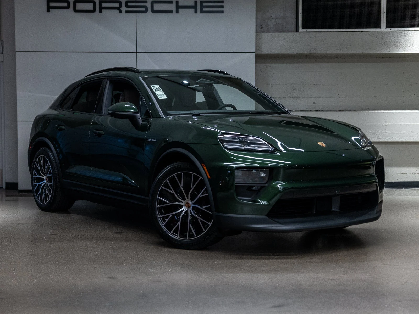 2026 Porsche Macan 4 Electric (XAB), 10/20