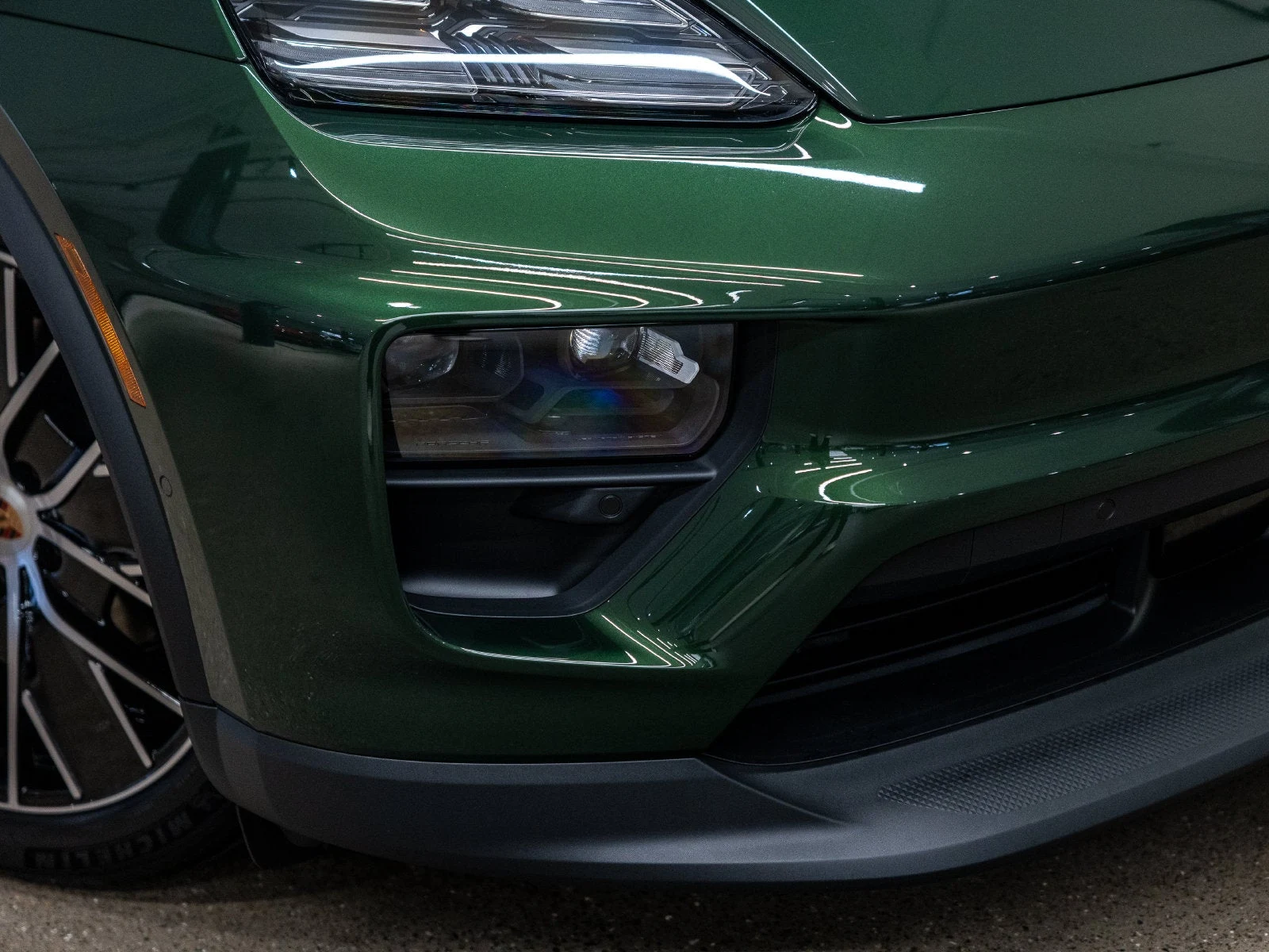 2026 Porsche Macan 4 Electric (XAB), 17/20