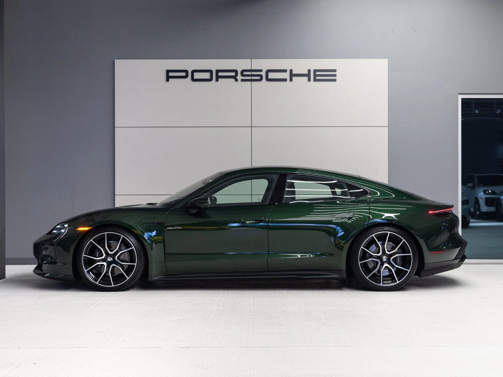 2026 Porsche Taycan 4 Sedan (2025 Update), 2/20
