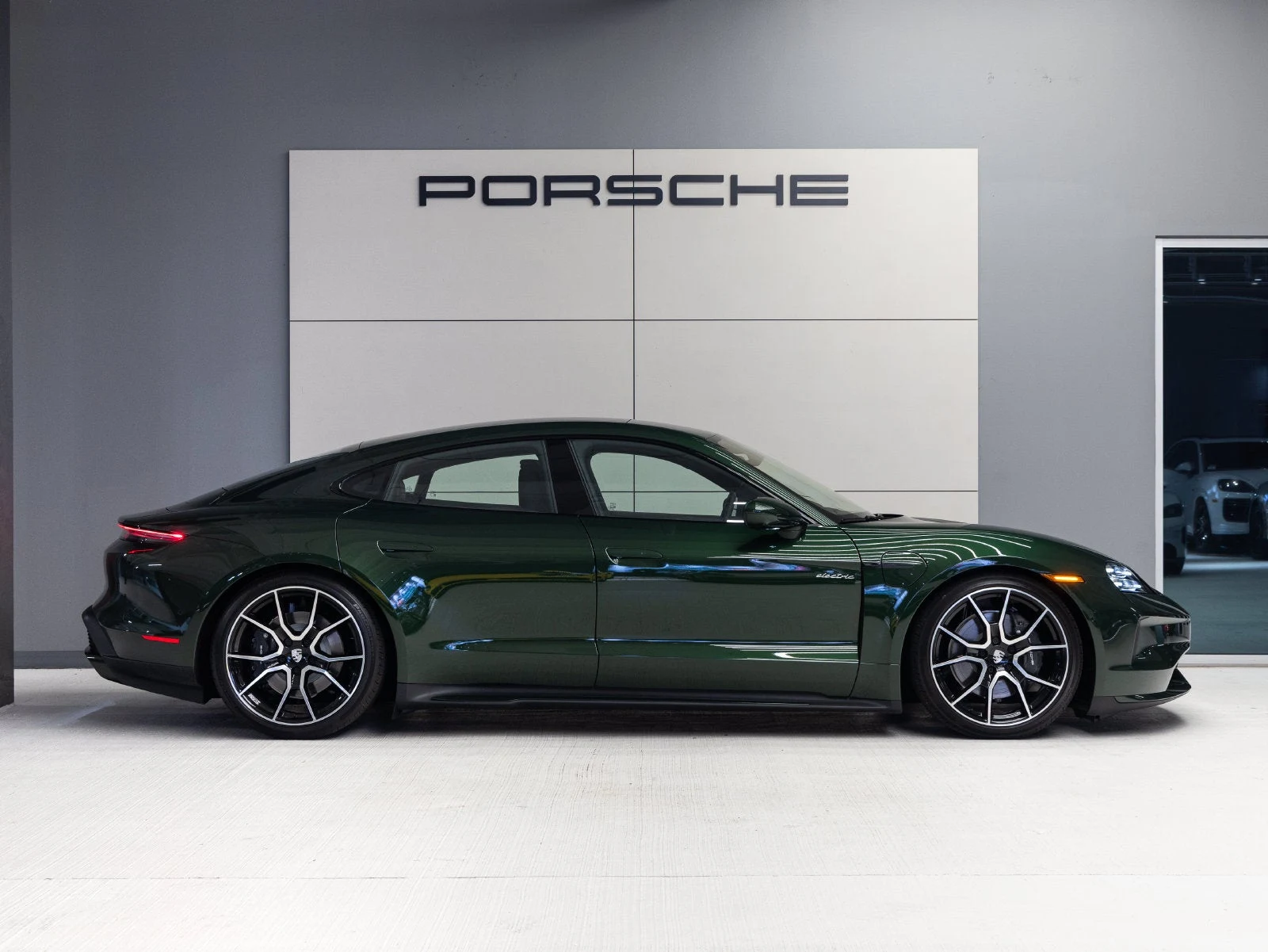 2026 Porsche Taycan 4 Sedan (2025 Update), 8/20