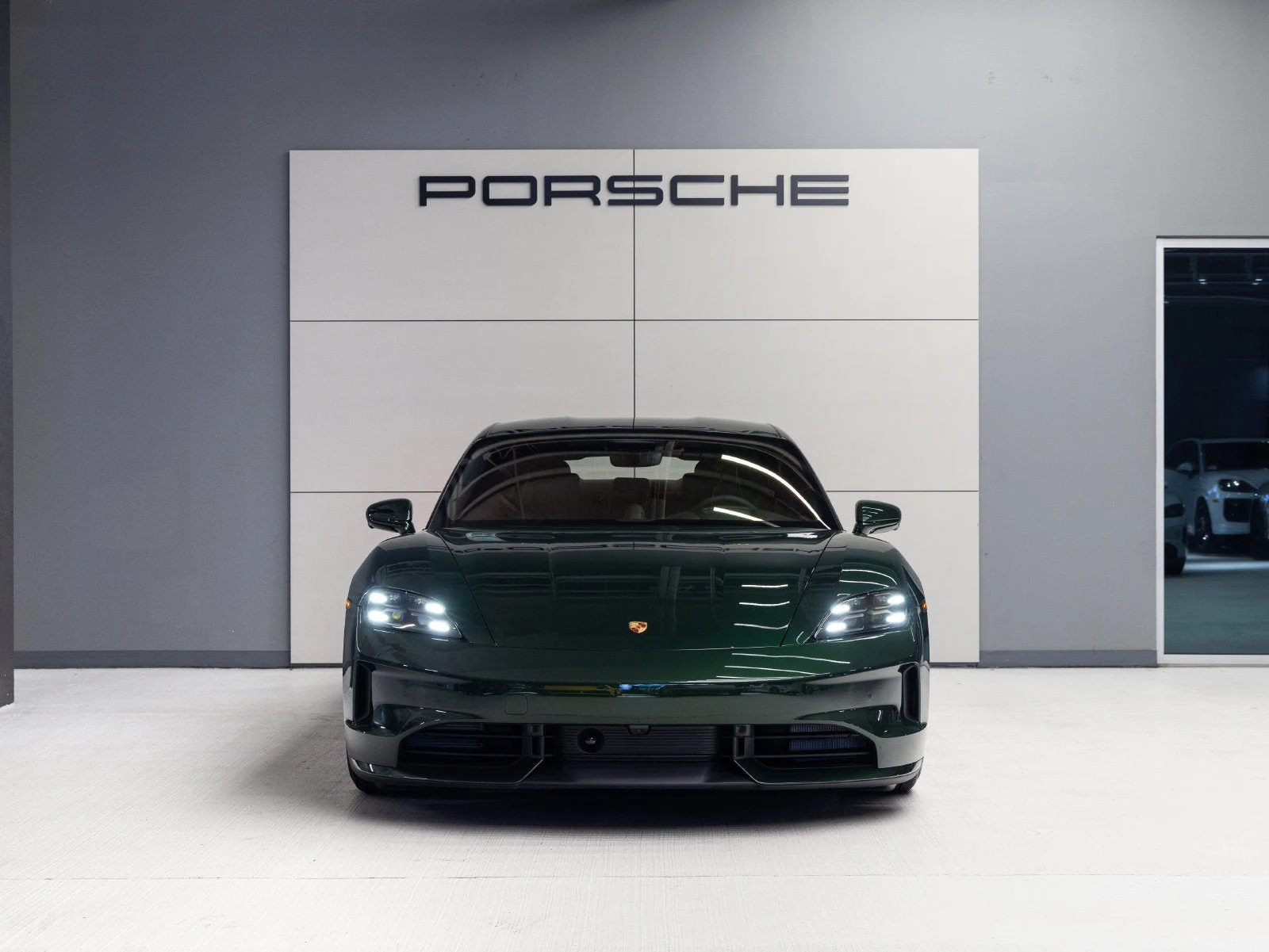 2026 Porsche Taycan 4 Sedan (2025 Update), 10/20