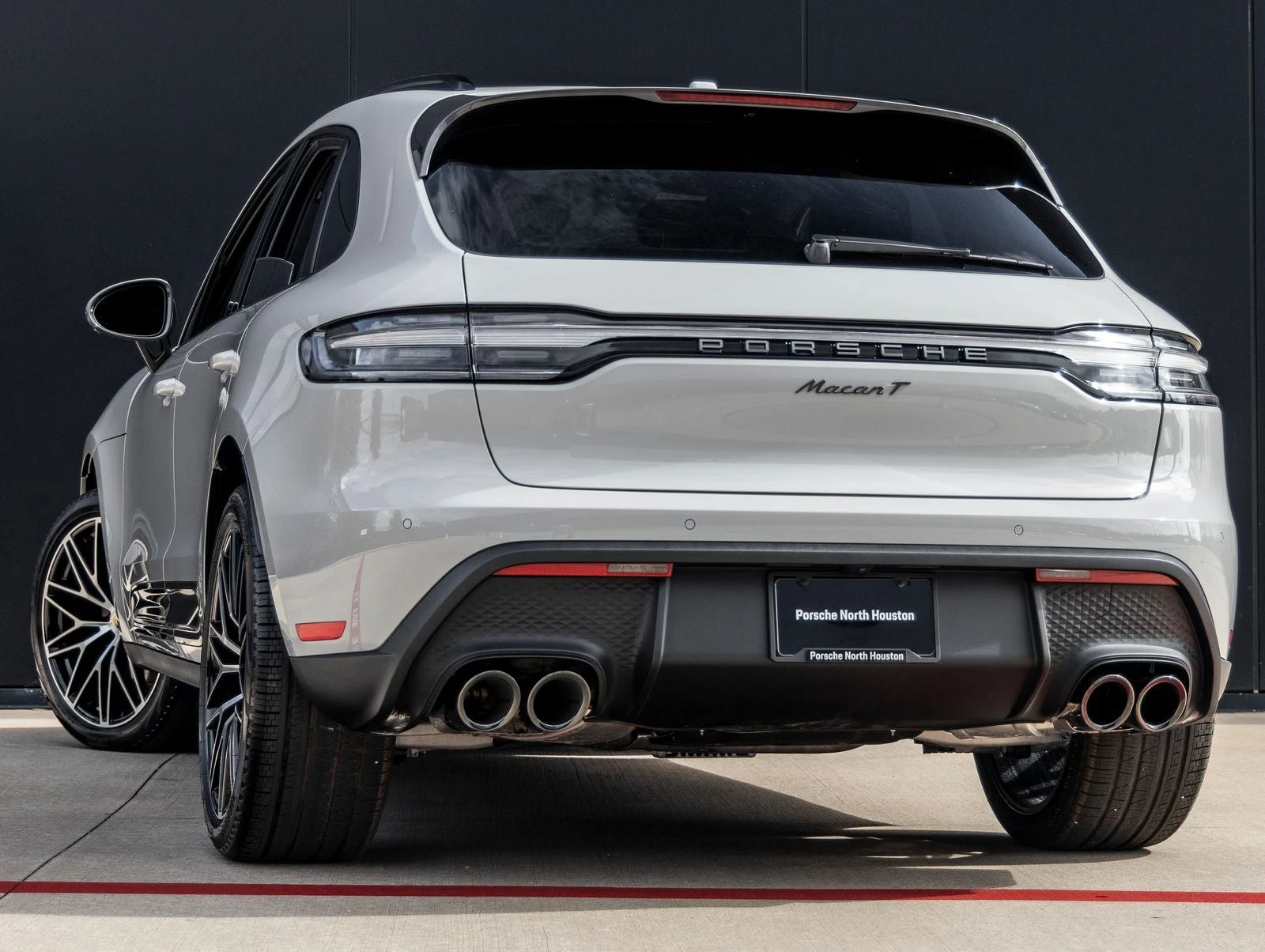 2026 Porsche Macan T (95B), 3/20