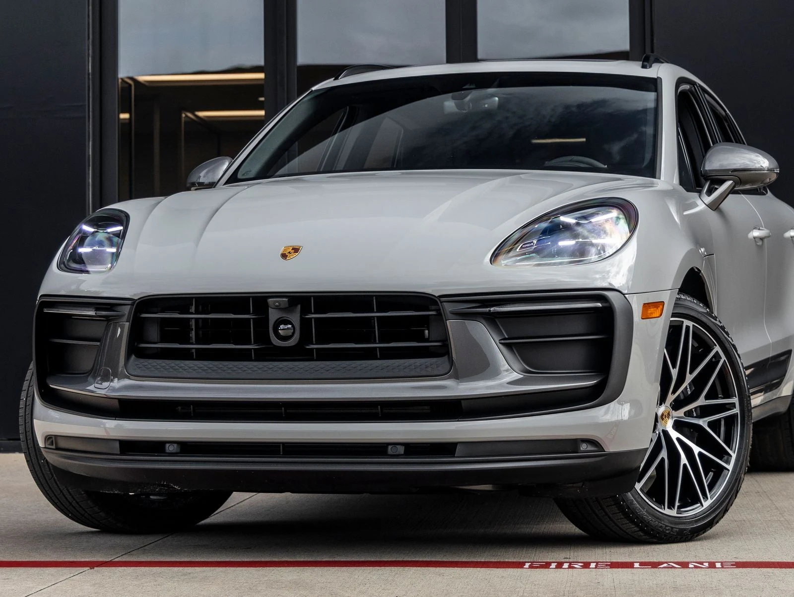 2026 Porsche Macan T (95B), 7/20