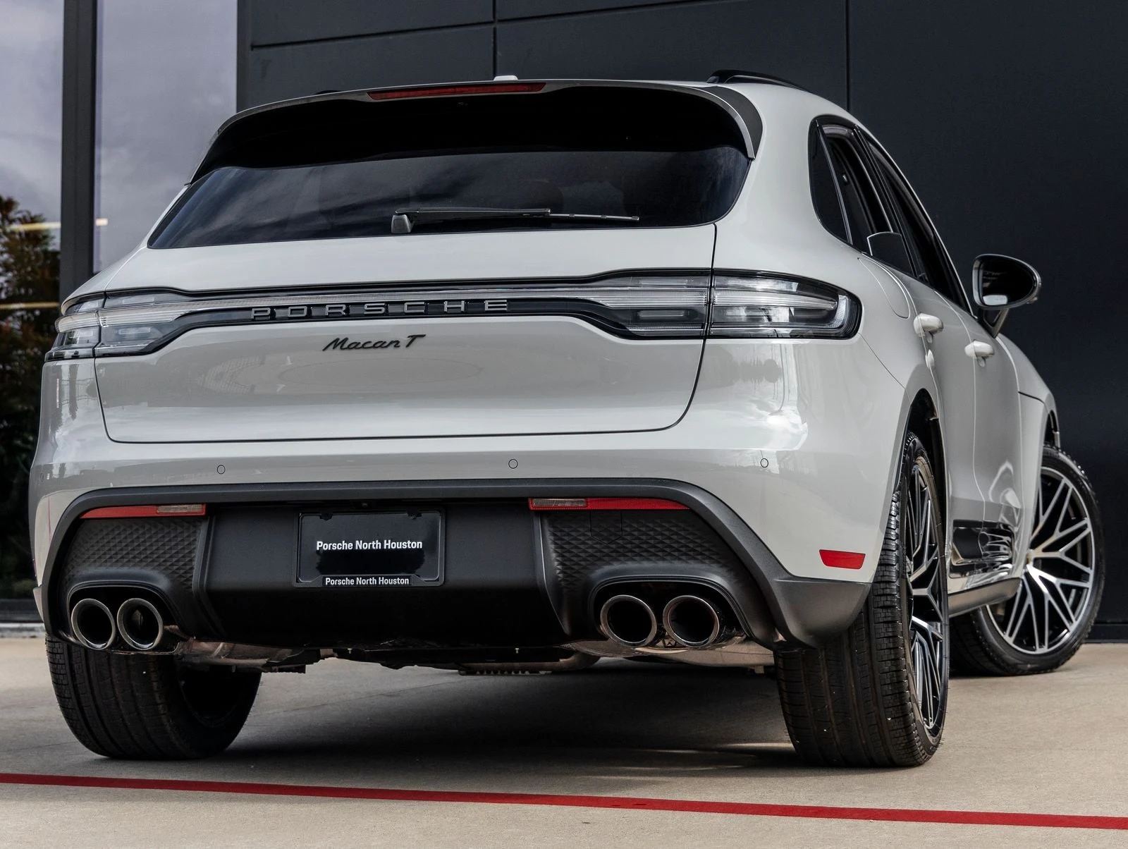 2026 Porsche Macan T (95B), 11/20