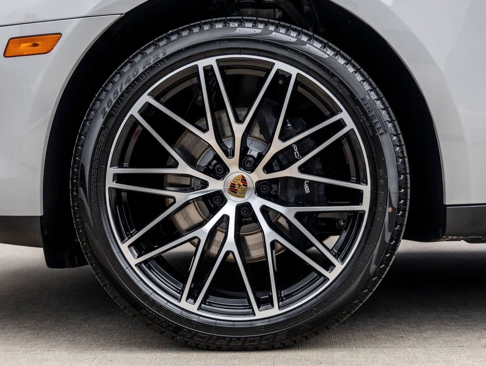 2026 Porsche Macan T (95B), 14/20
