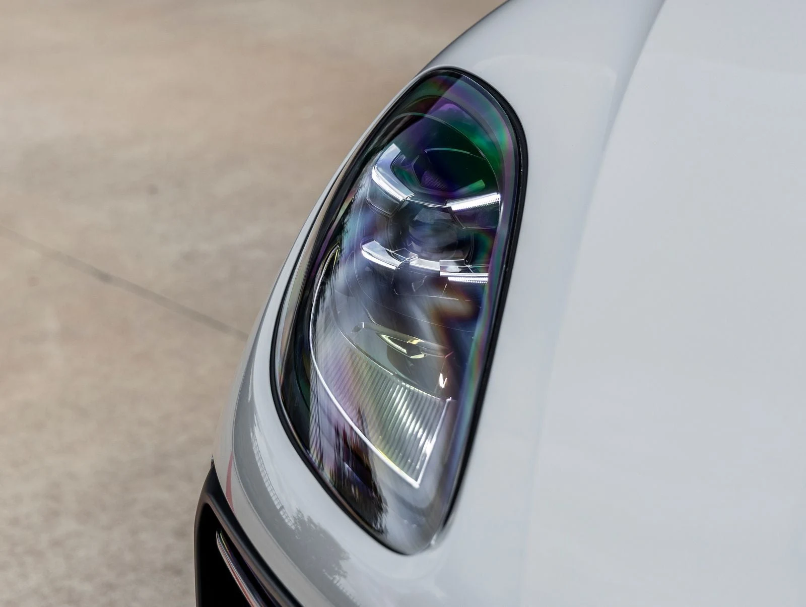 2026 Porsche Macan T (95B), 18/20