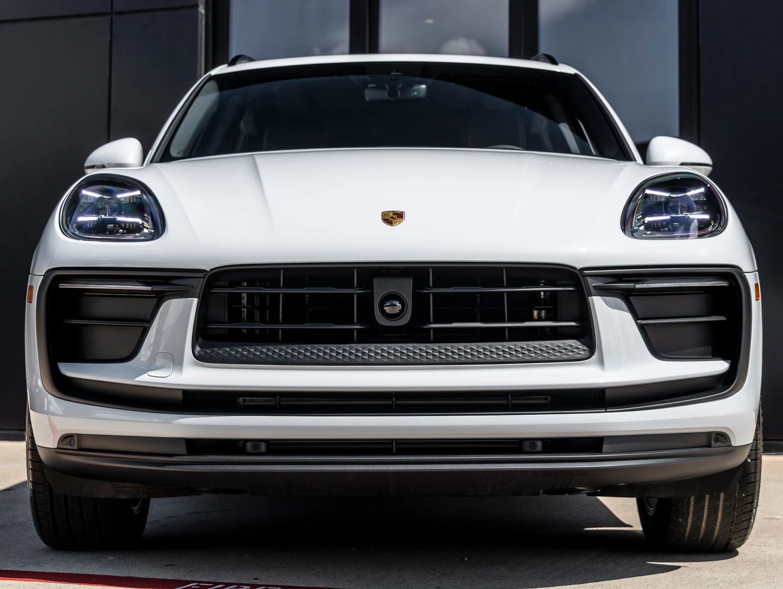 2026 Porsche Macan (95B), 8/20