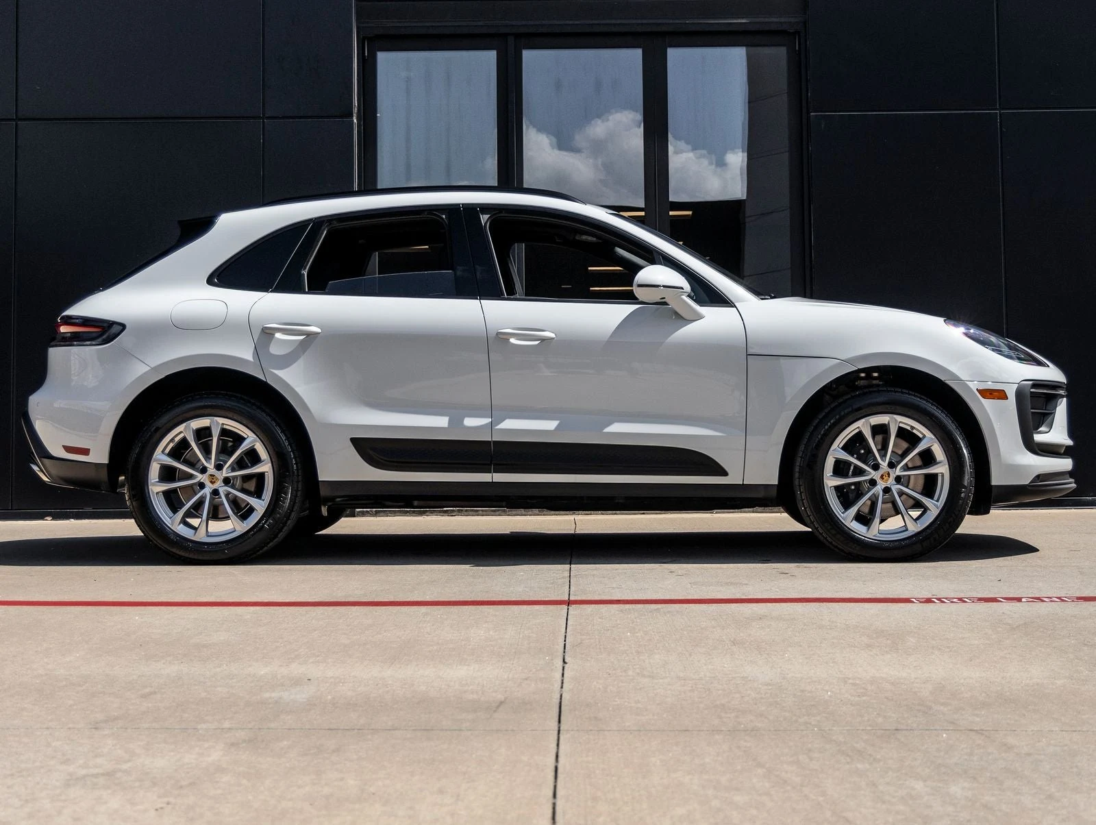 2026 Porsche Macan (95B), 12/20