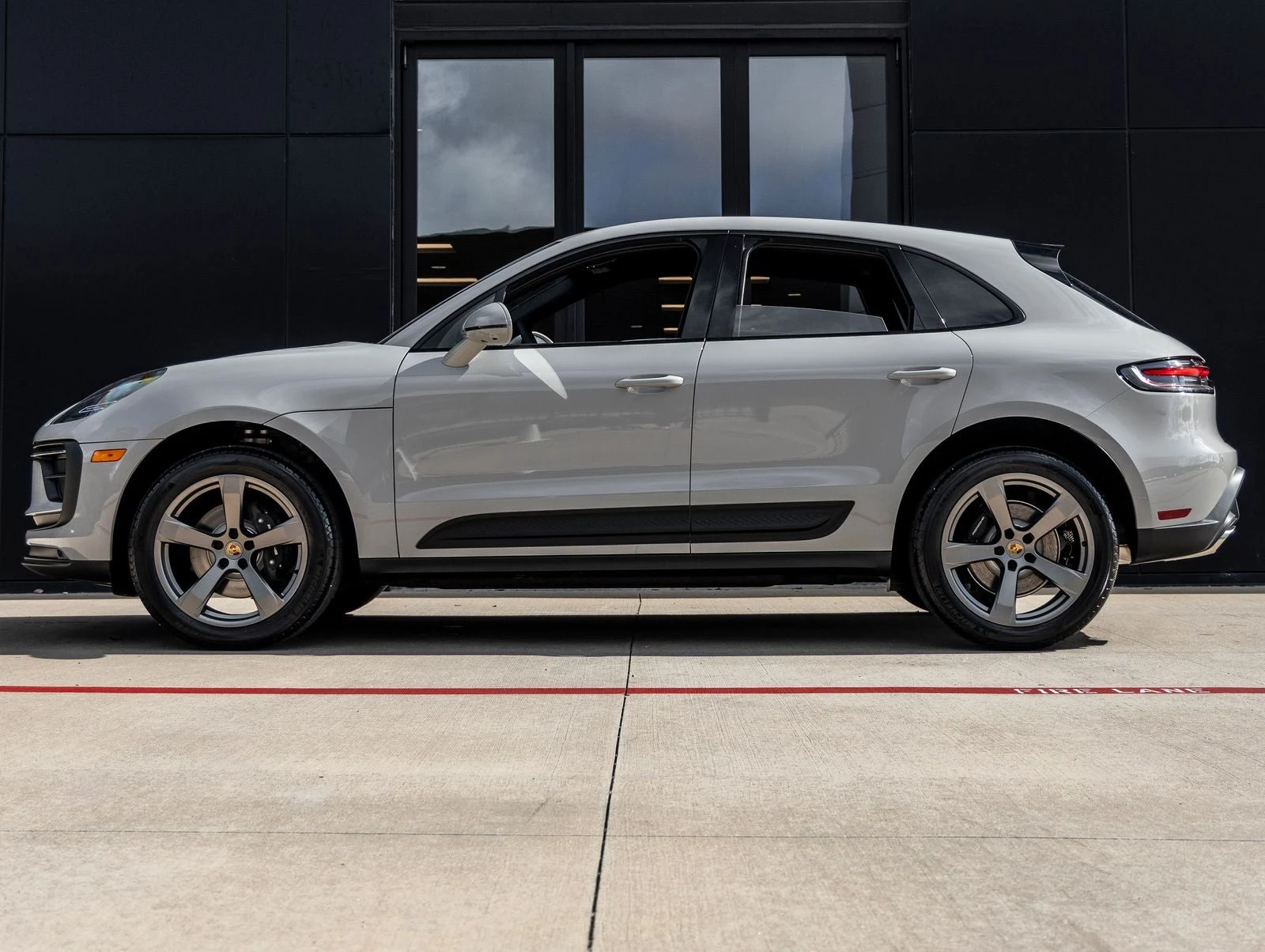 2026 Porsche Macan (95B), 2/20