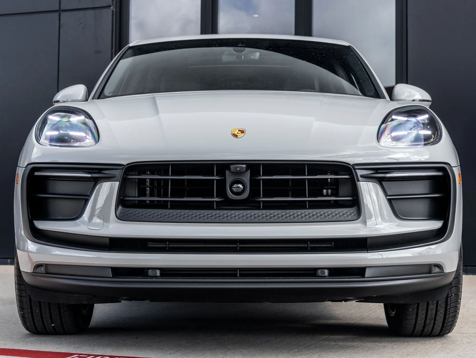 2026 Porsche Macan (95B), 8/20