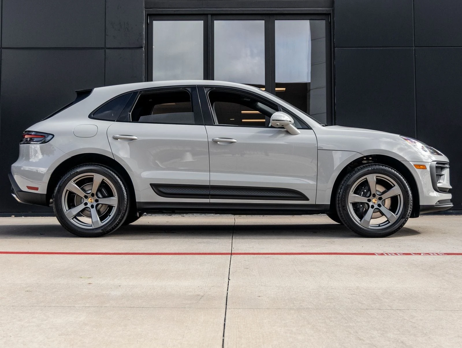 2026 Porsche Macan (95B), 12/20