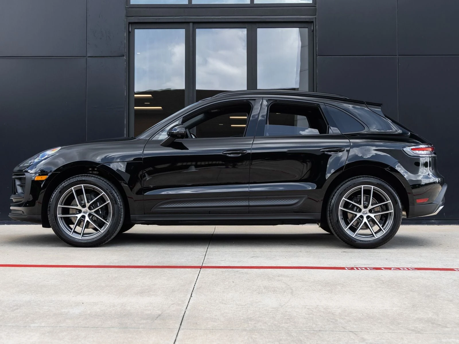 2026 Porsche Macan (95B), 2/20