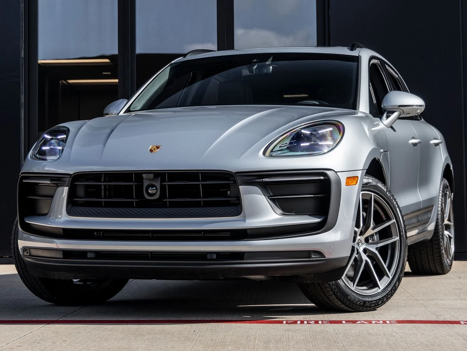 Porsche Macan (95B) · Dolomite Silver Metallic · Indigo Auto Group