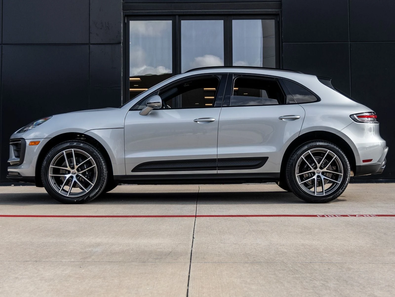 2026 Porsche Macan (95B), 2/20