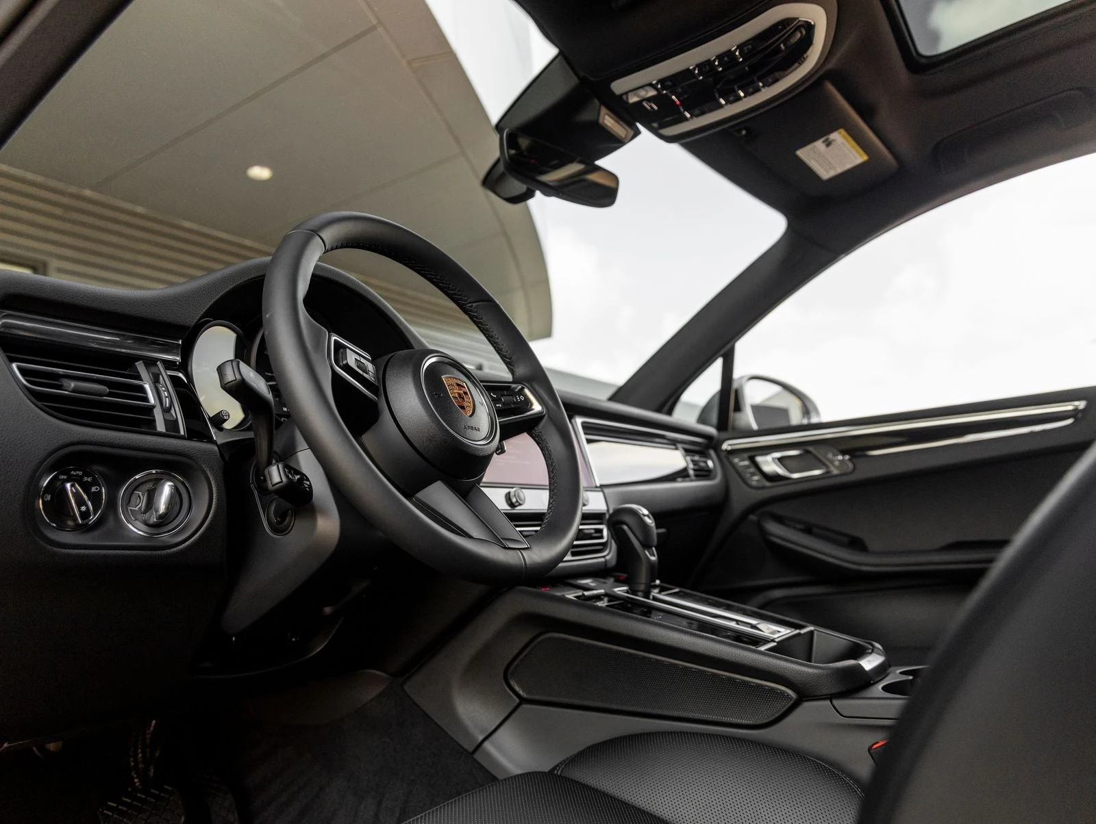 2026 Porsche Macan (95B), 4/20
