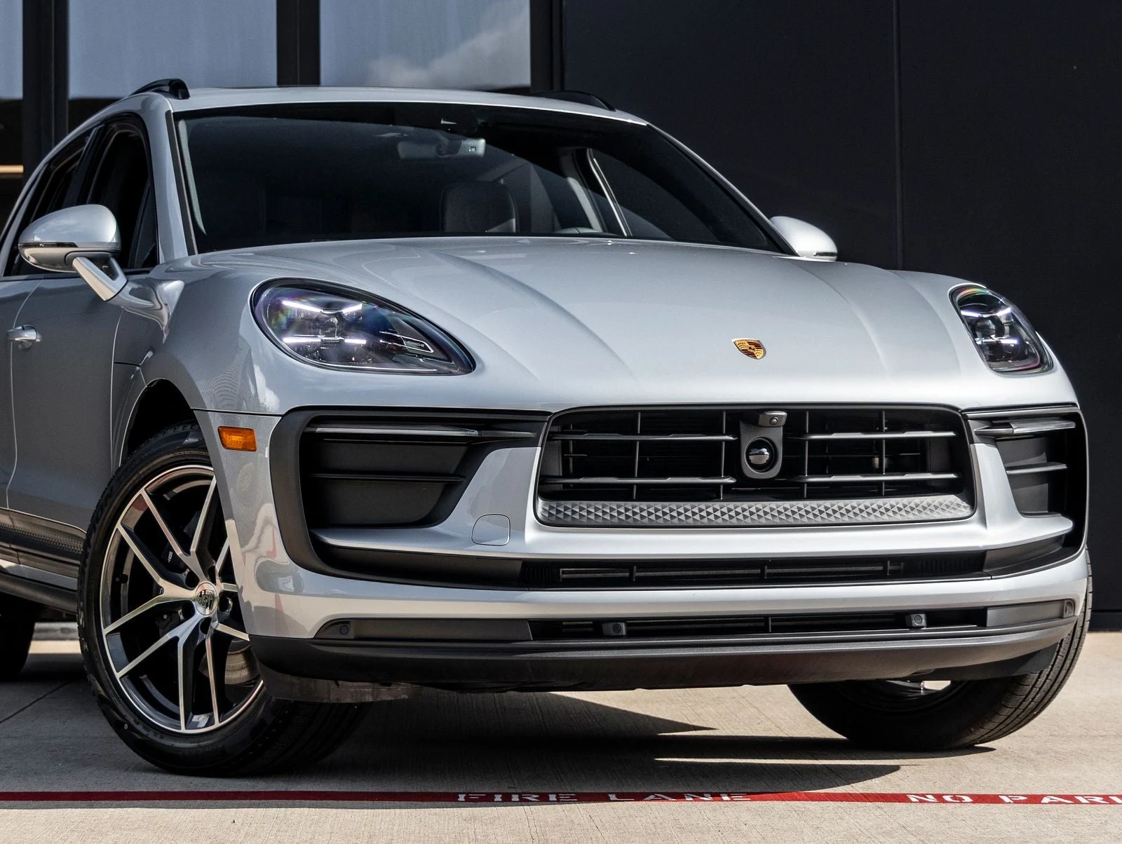 2026 Porsche Macan (95B), 8/20