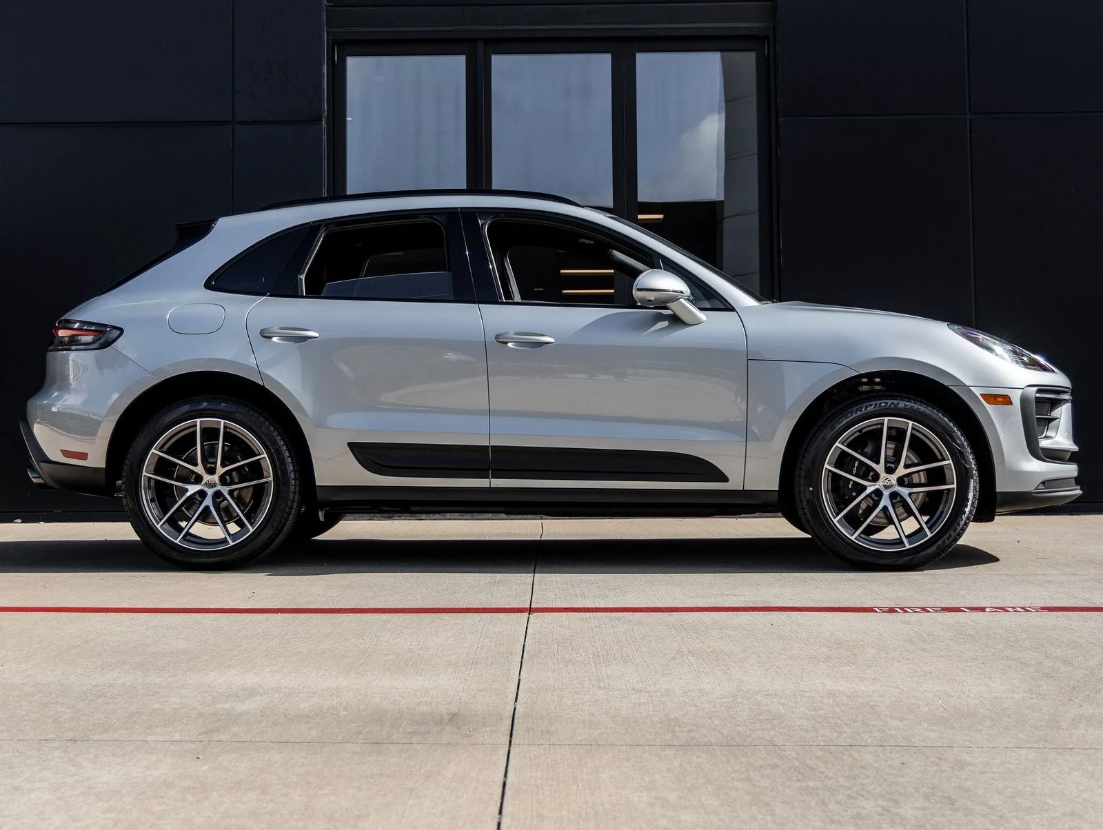 2026 Porsche Macan (95B), 12/20