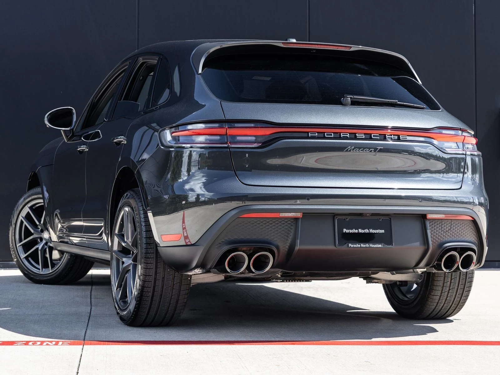 2026 Porsche Macan T (95B), 3/20