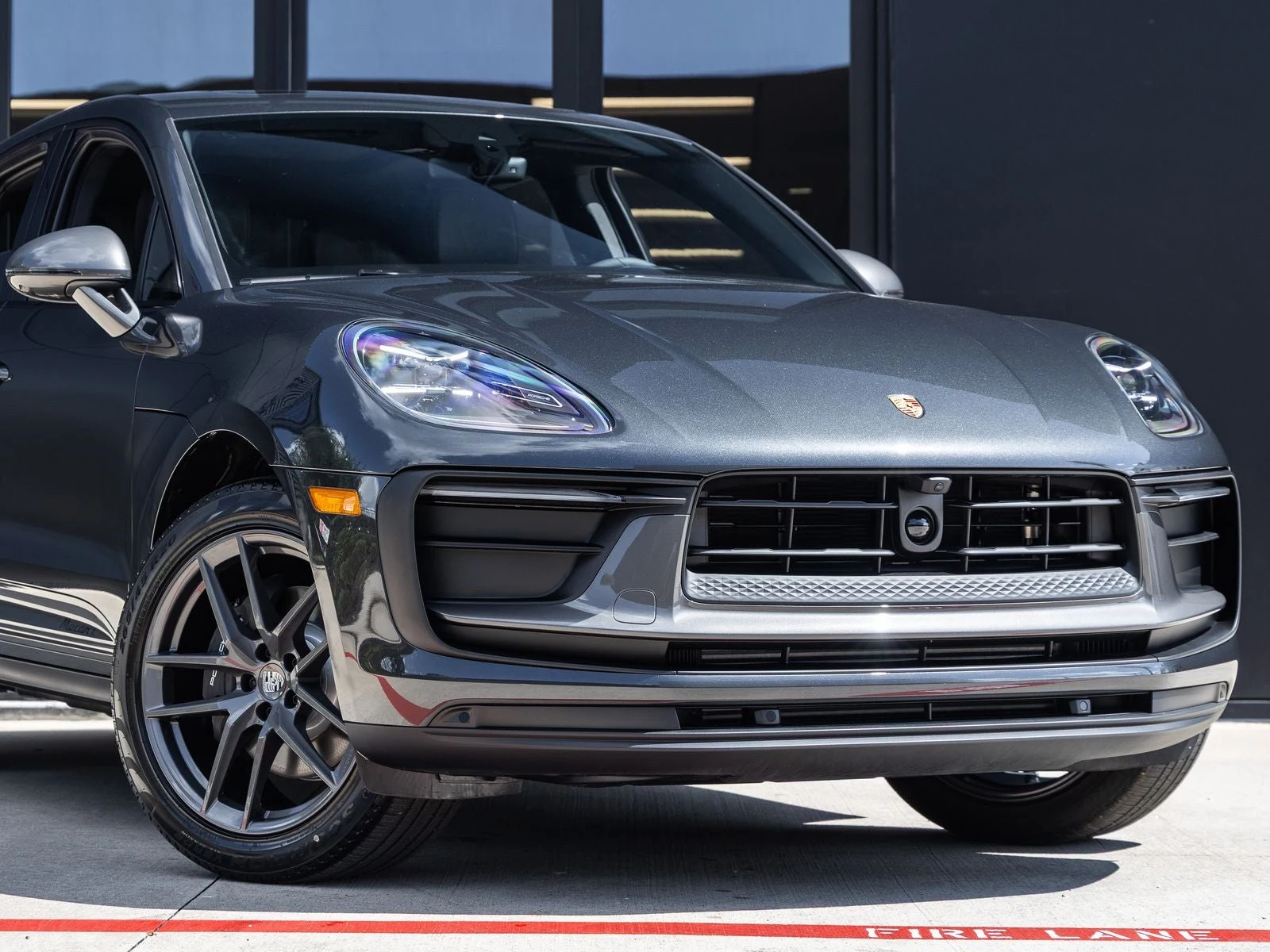 2026 Porsche Macan T (95B), 9/20