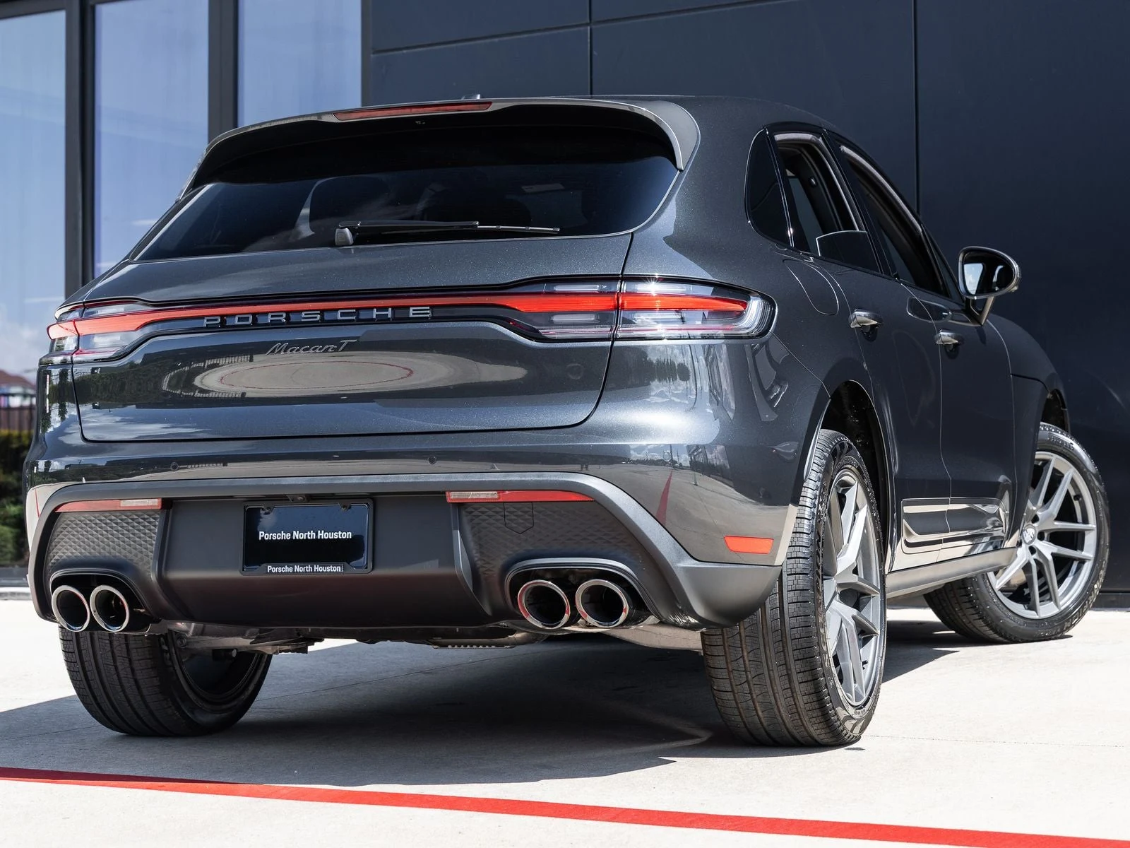 2026 Porsche Macan T (95B), 11/20