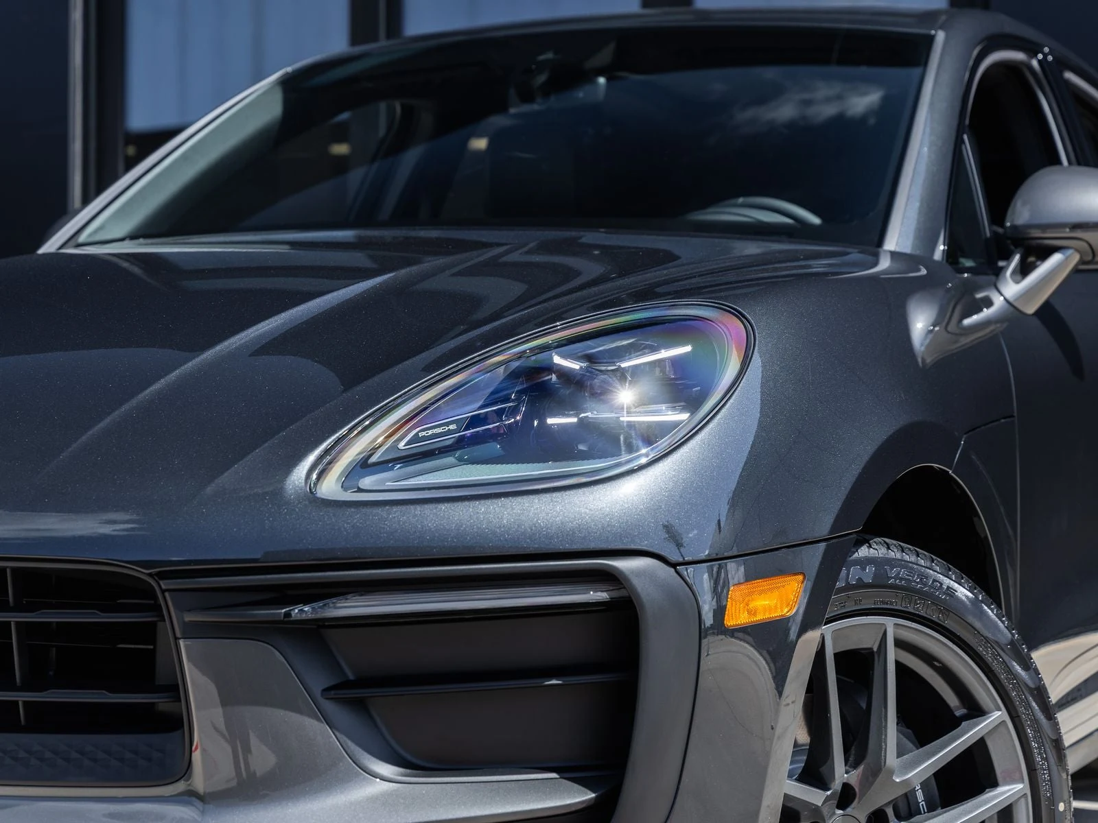 2026 Porsche Macan T (95B), 18/20