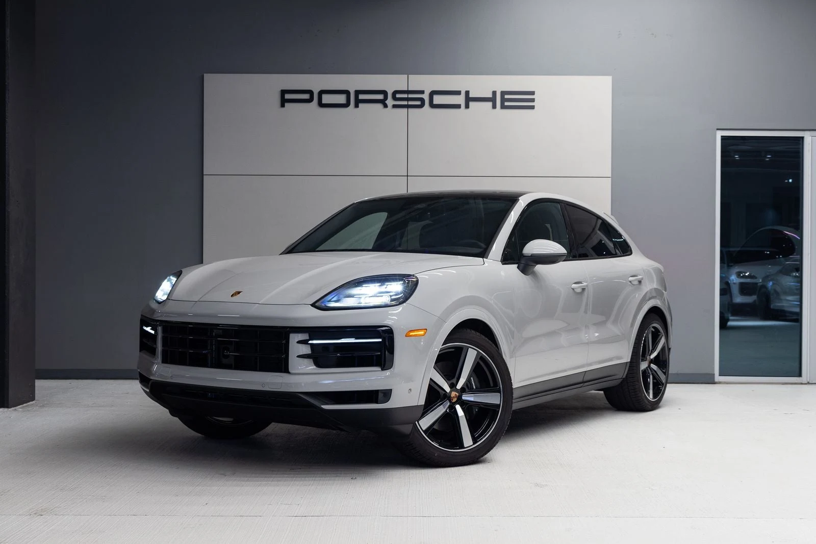 Porsche Cayenne Coupé (3rd Generation) · Chalk · Indigo Auto Group