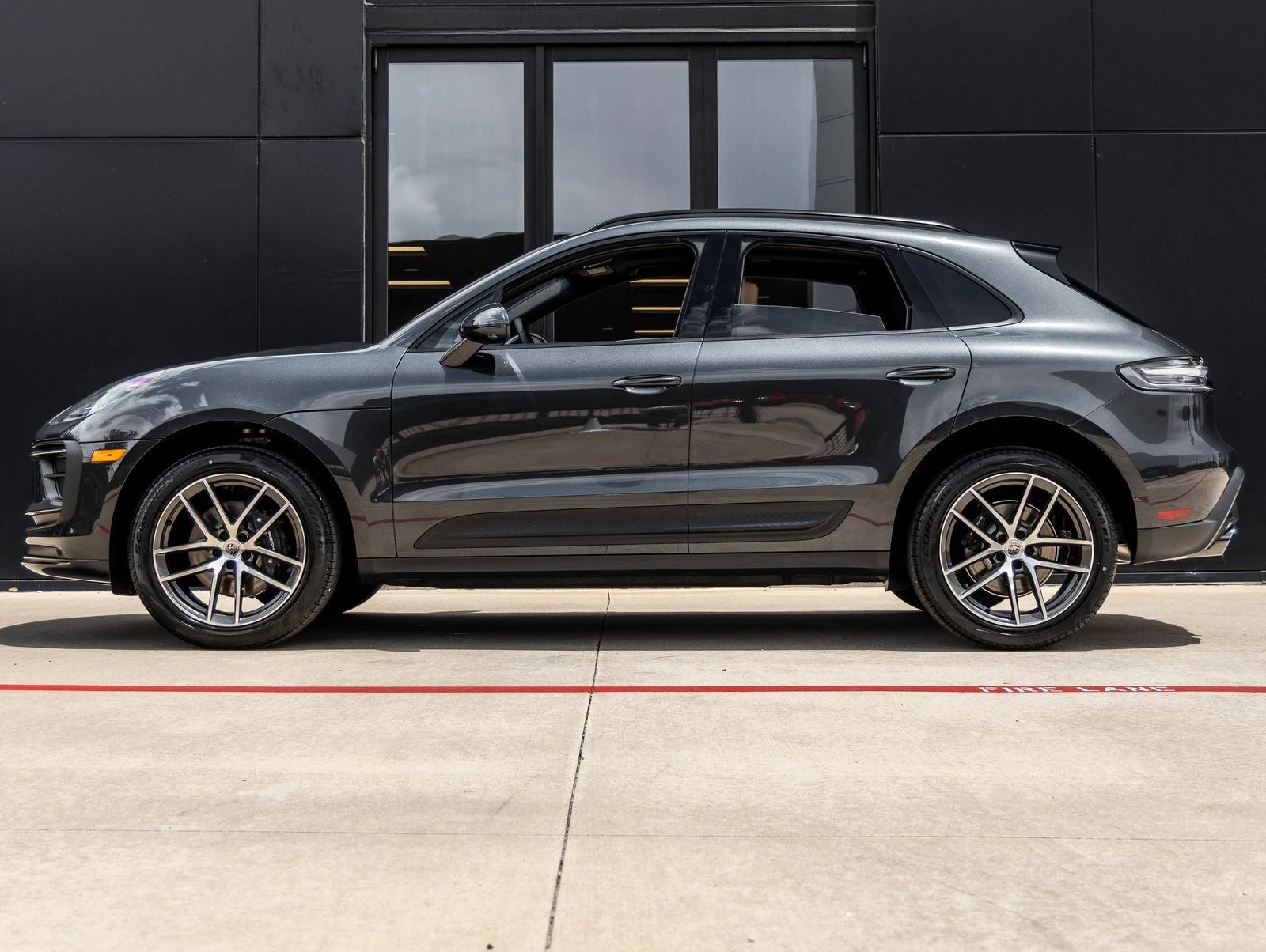 2026 Porsche Macan (95B), 2/20