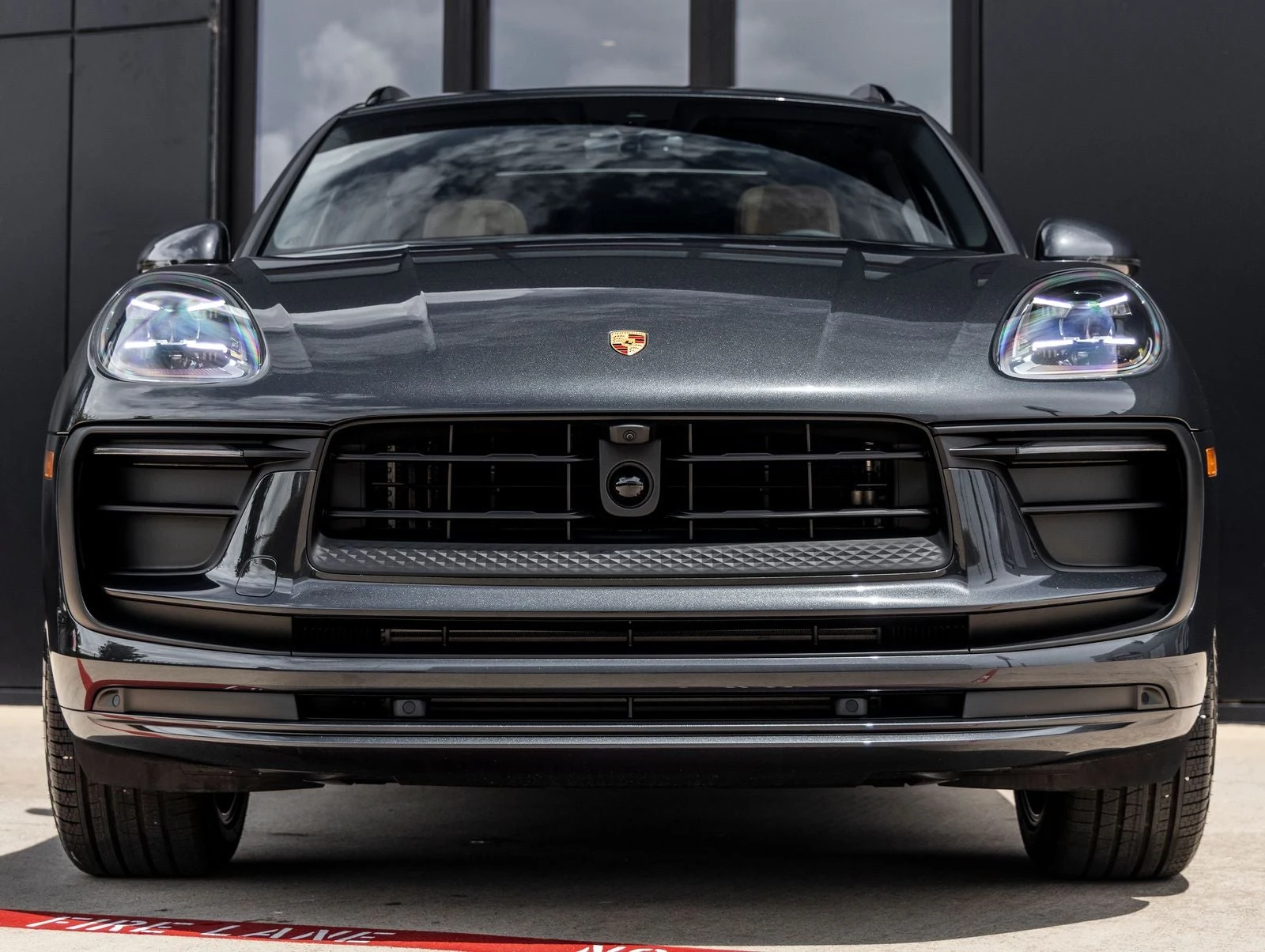 2026 Porsche Macan (95B), 8/20