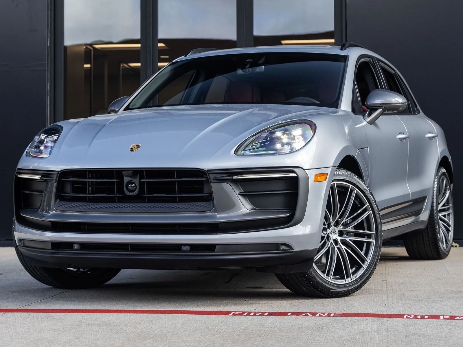 Porsche Macan T (95B) · Dolomite Silver Metallic · Indigo Auto Group