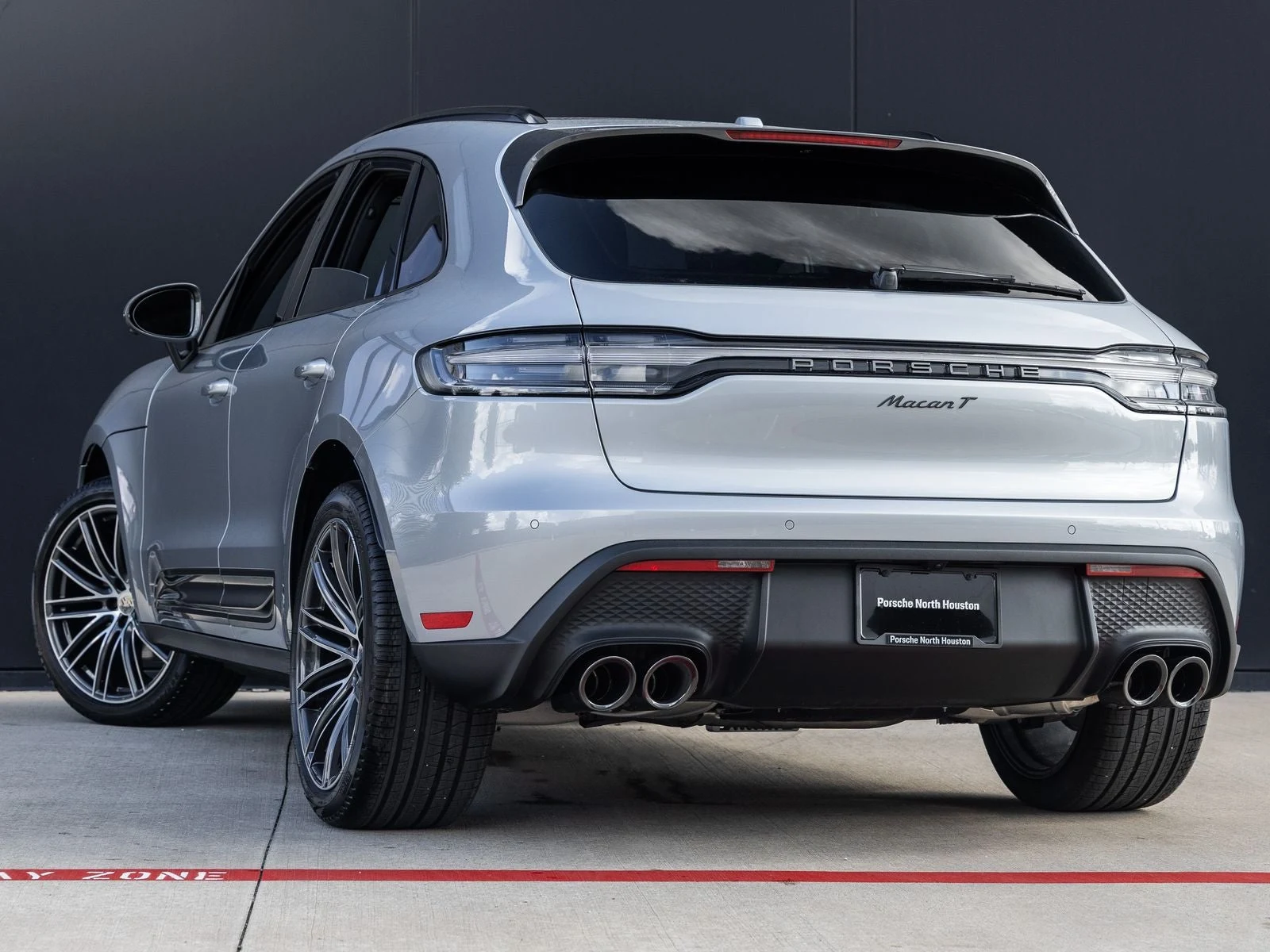 2026 Porsche Macan T (95B), 3/20