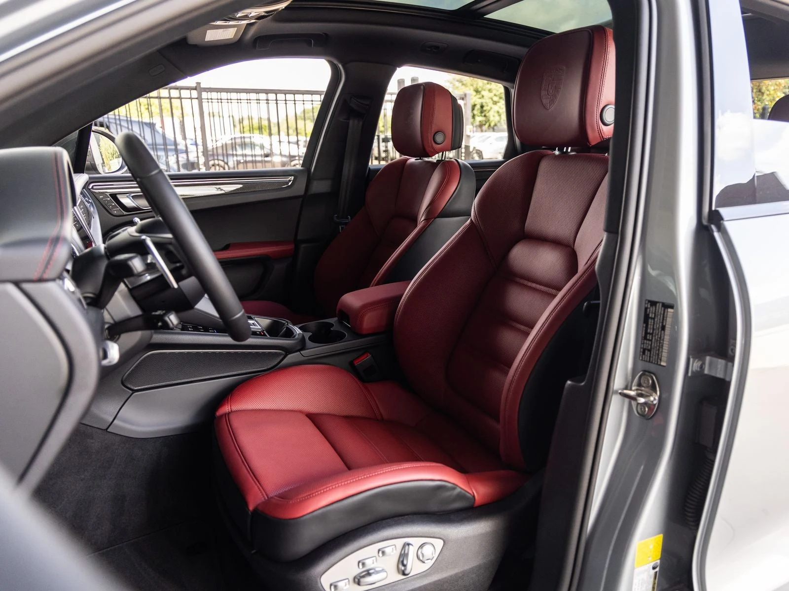 2026 Porsche Macan T (95B), 5/20