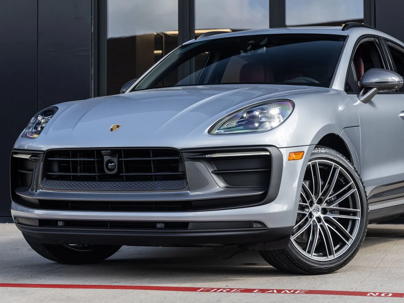2026 Porsche Macan T (95B), 7/20