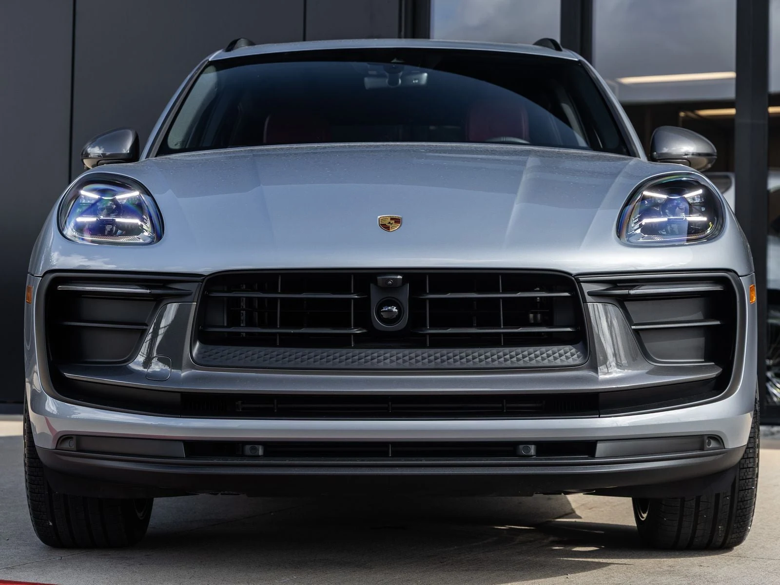 2026 Porsche Macan T (95B), 8/20