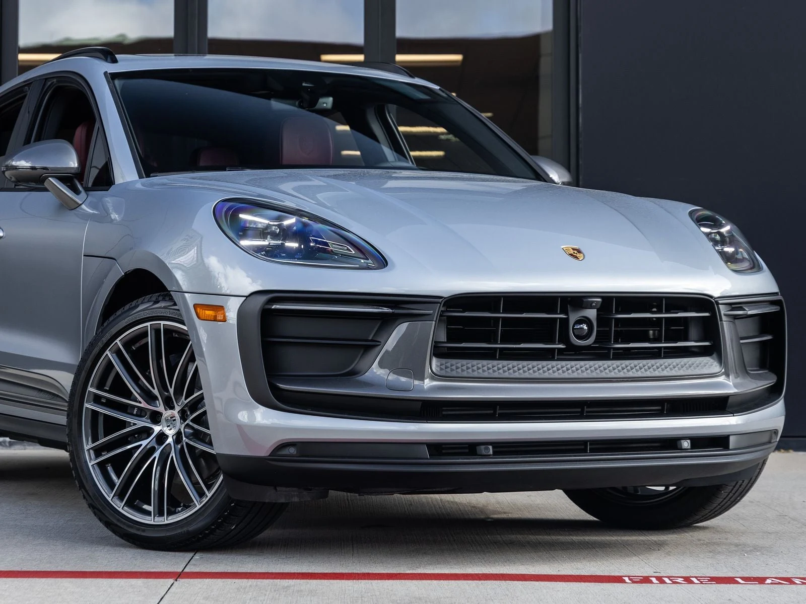 2026 Porsche Macan T (95B), 9/20