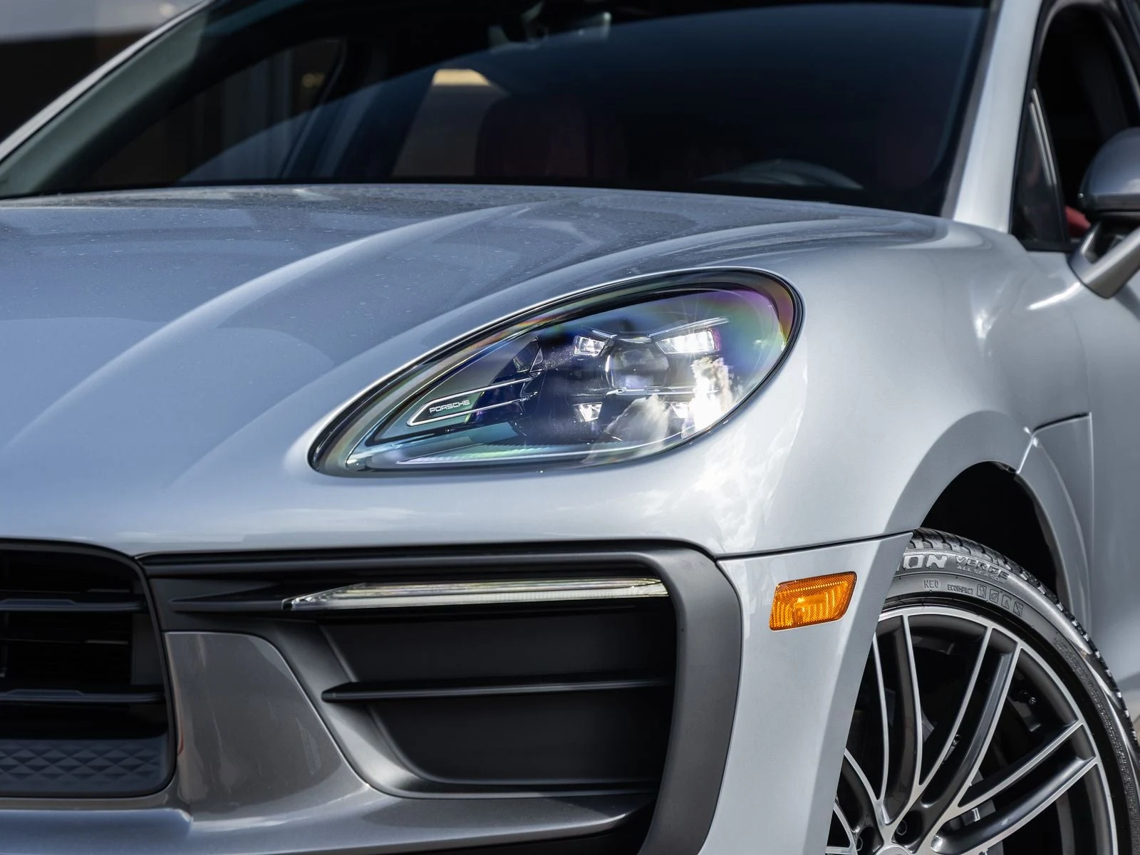 2026 Porsche Macan T (95B), 18/20