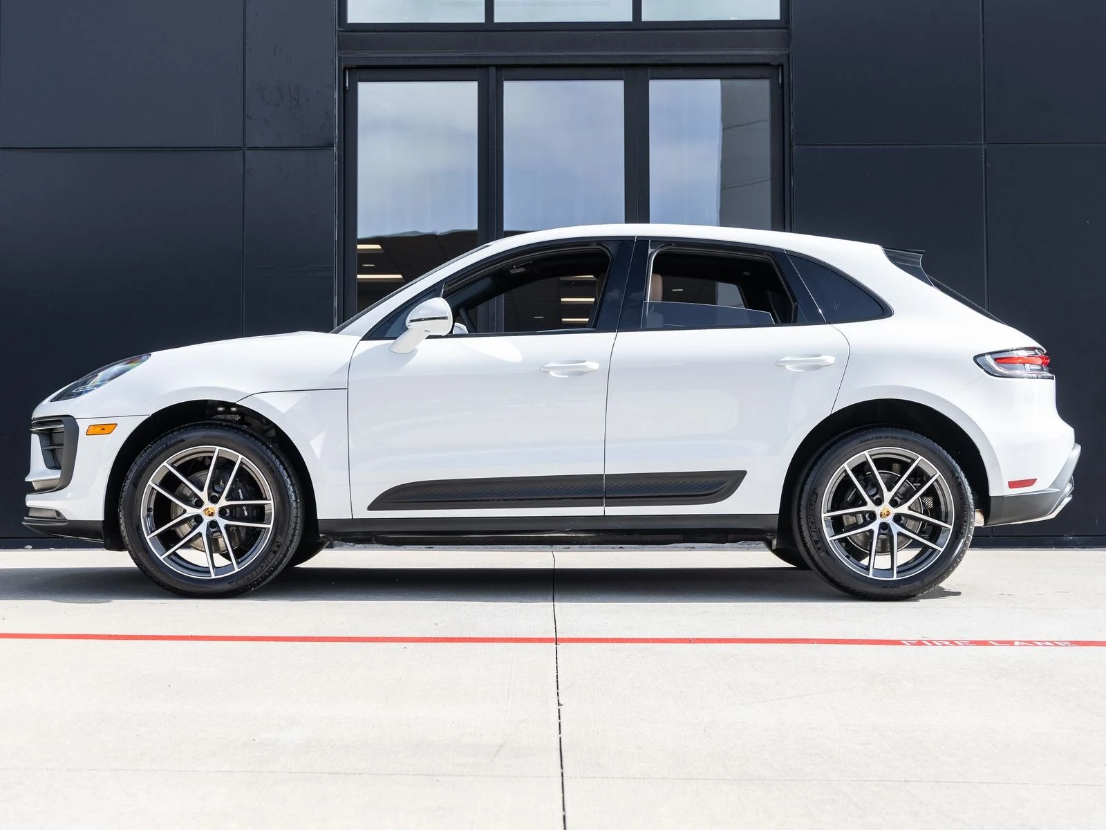 2026 Porsche Macan (95B), 2/20