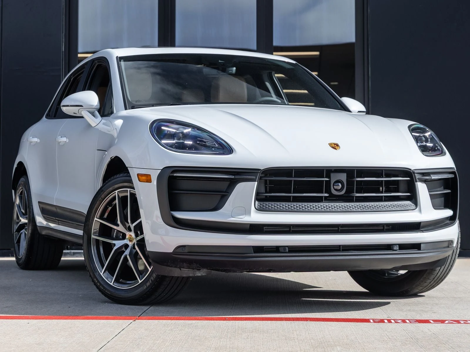 2026 Porsche Macan (95B), 6/20