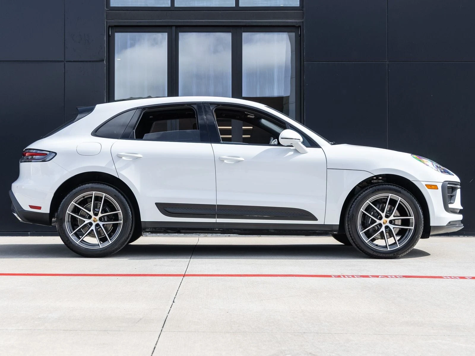 2026 Porsche Macan (95B), 12/20
