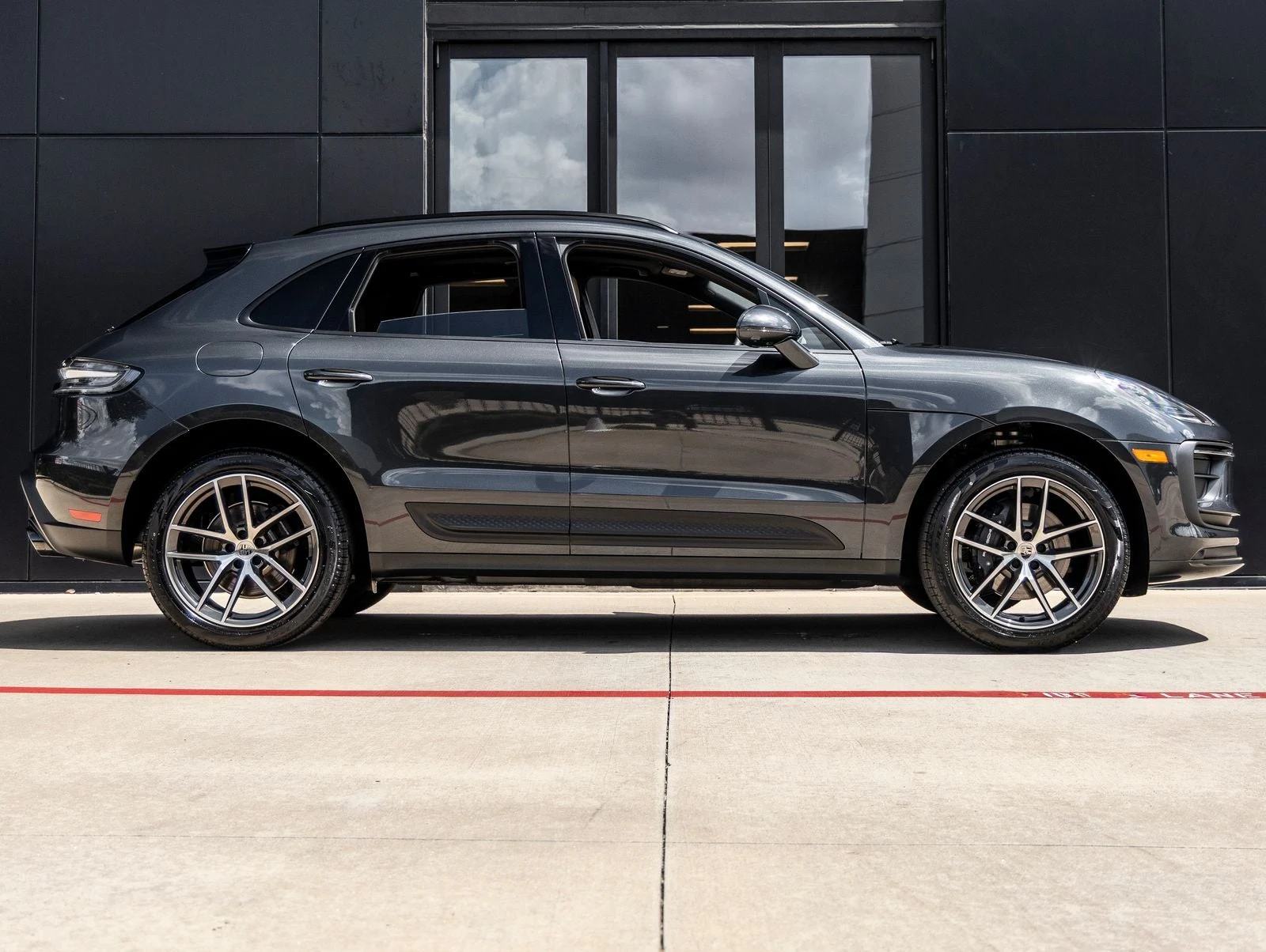2026 Porsche Macan (95B), 12/20