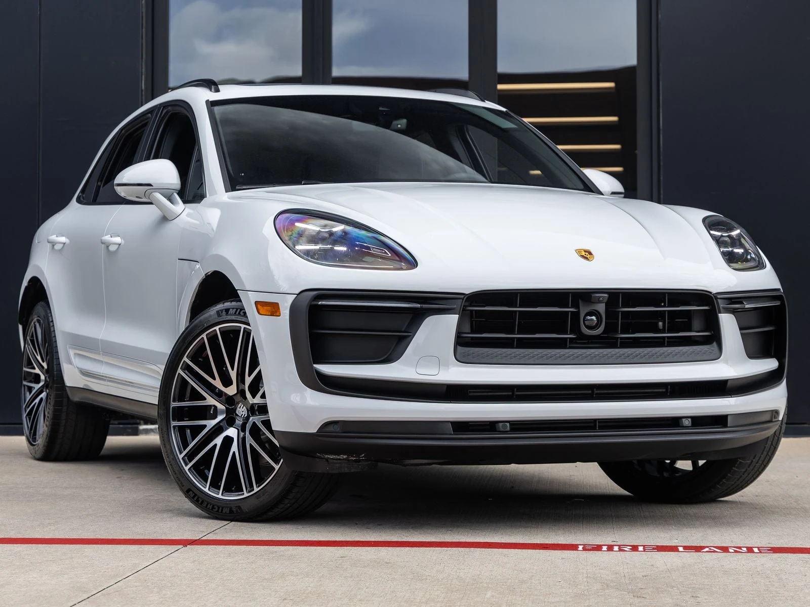 2026 Porsche Macan (95B), 6/20