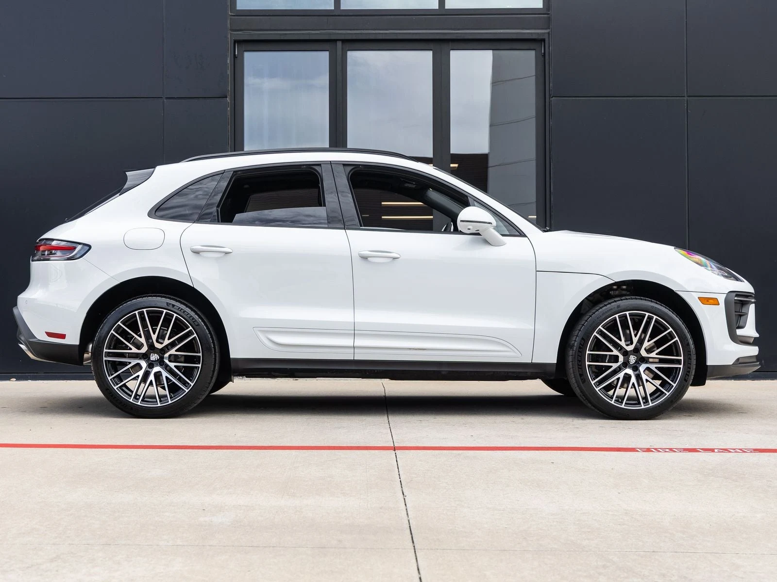2026 Porsche Macan (95B), 12/20