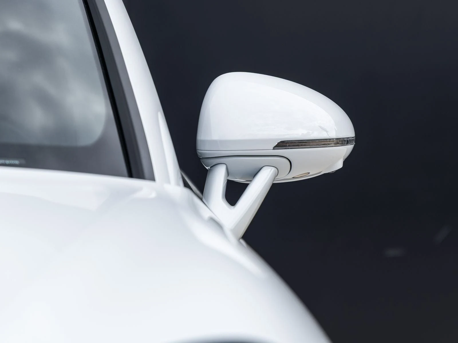 2026 Porsche Macan (95B), 19/20