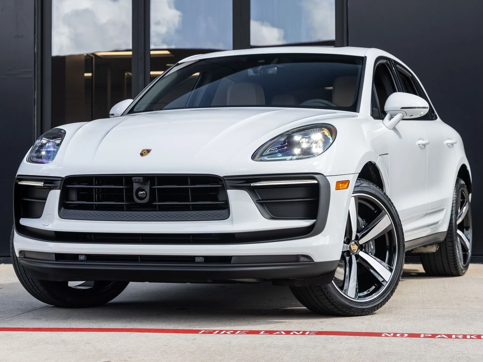 Porsche Macan (95B) · white · Indigo Auto Group