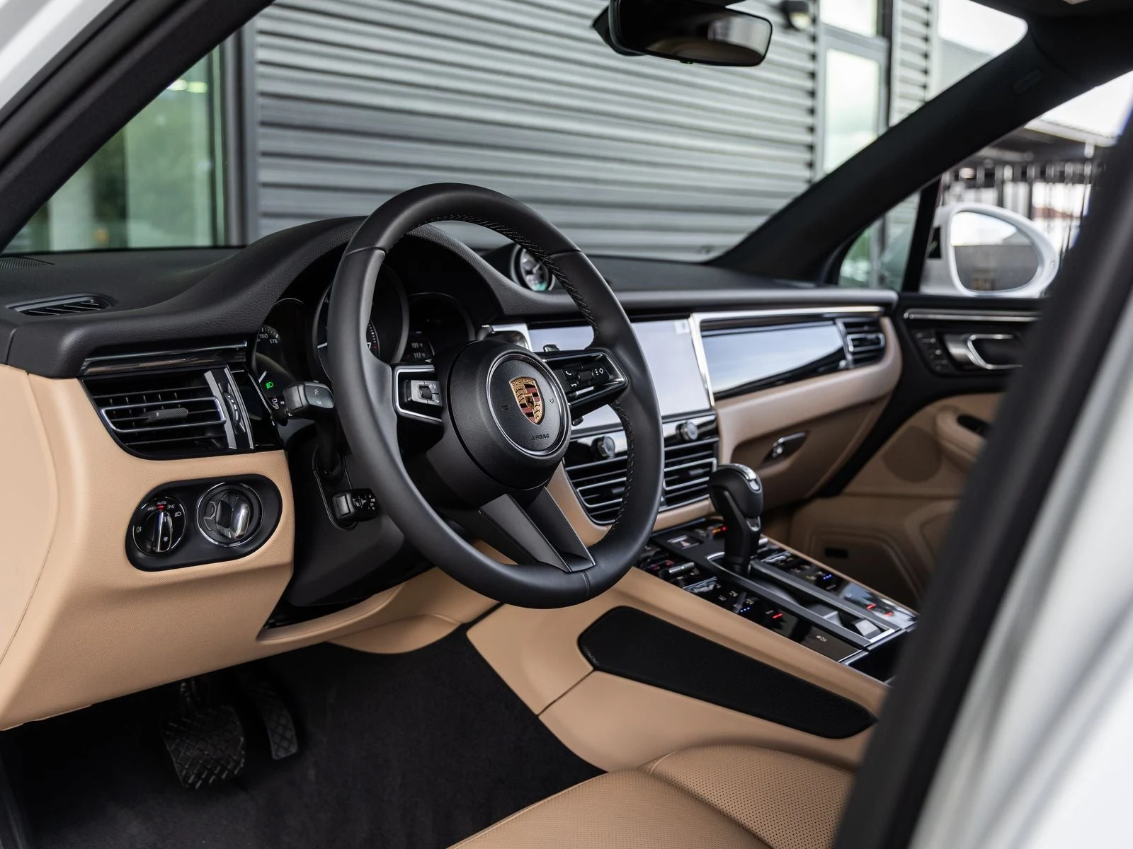 2026 Porsche Macan (95B), 4/20