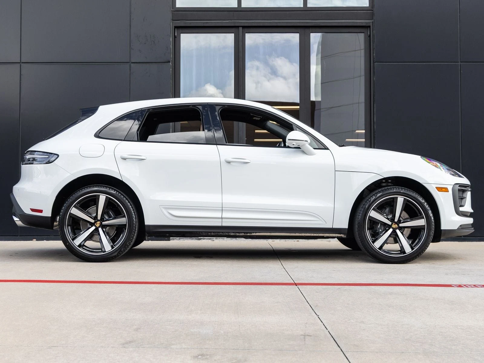 2026 Porsche Macan (95B), 12/20