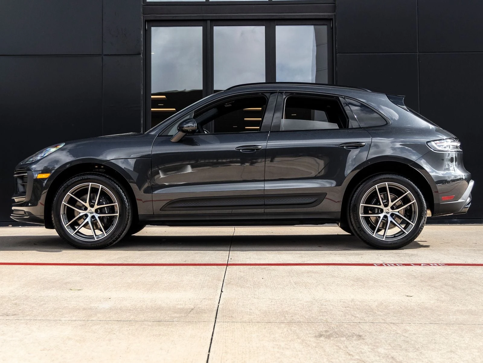 2026 Porsche Macan (95B), 2/20