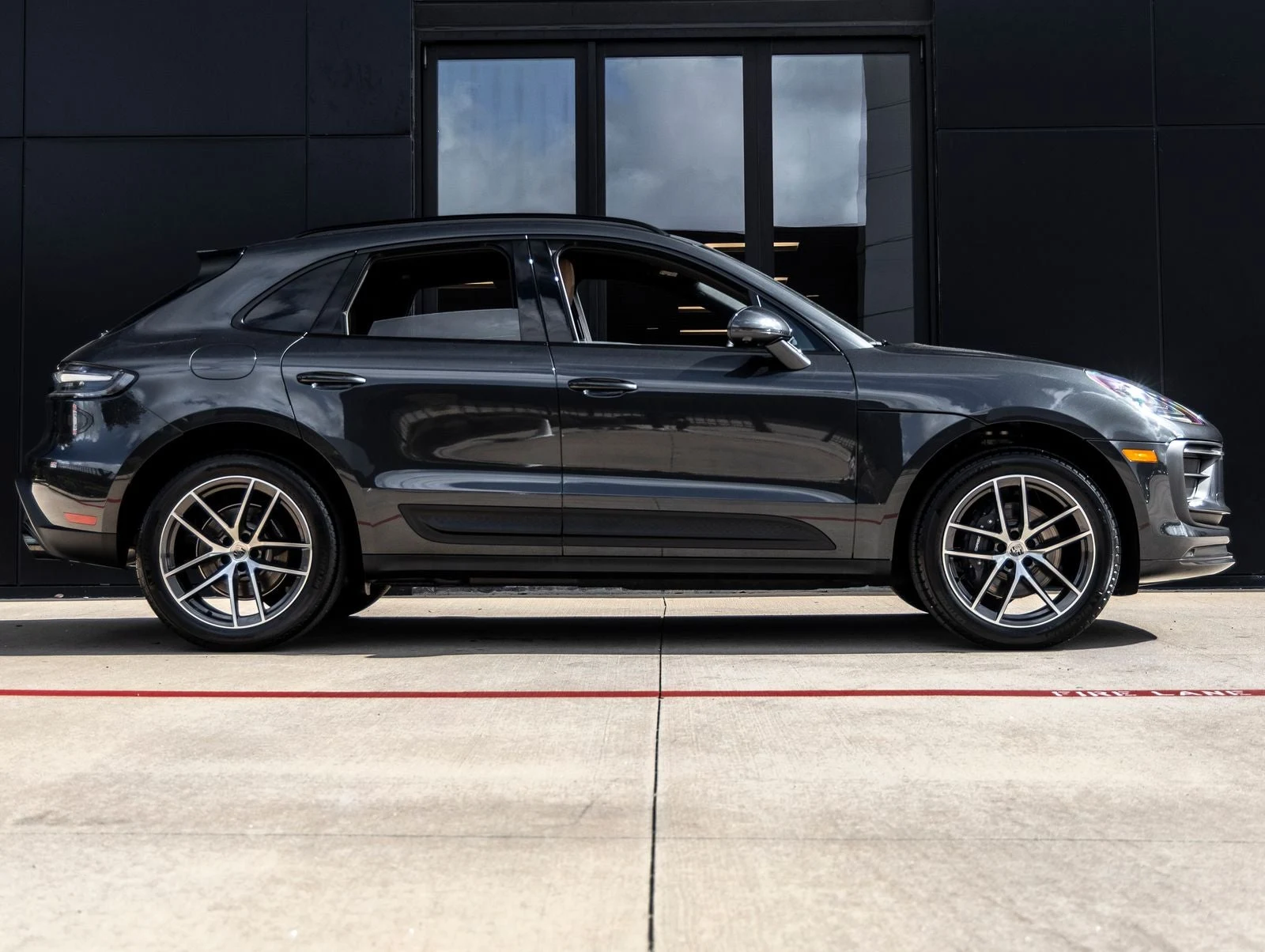 2026 Porsche Macan (95B), 12/20