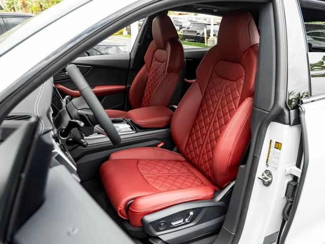 2026 Audi SQ8 Premium Plus quattro (4M), 13/20