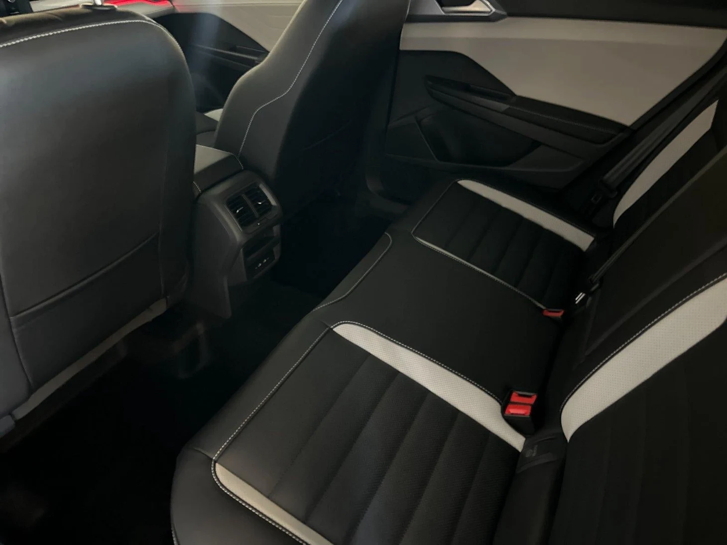 2026 Volkswagen Taos SEL (2025 Update), 11/20